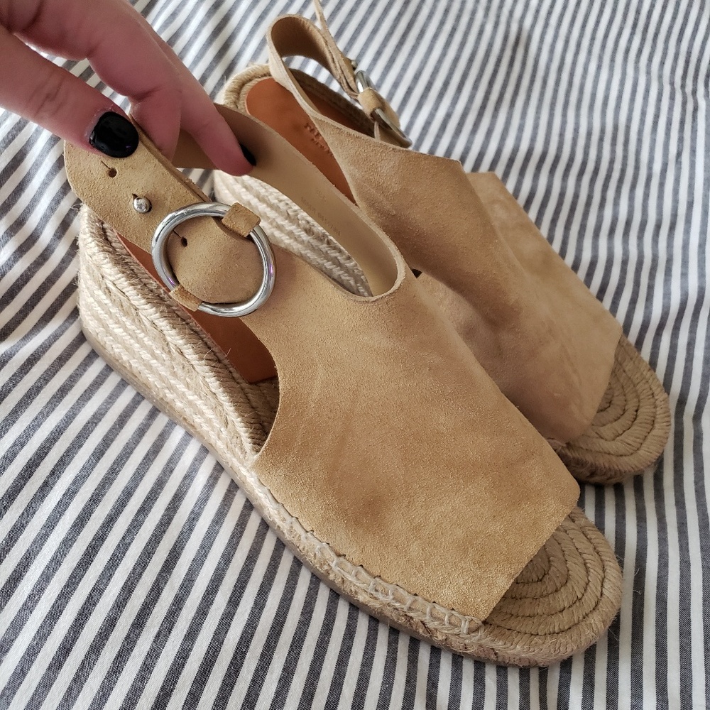 rag & bone Camel Suede Espadrille Sandals
Reposhed and Never worn